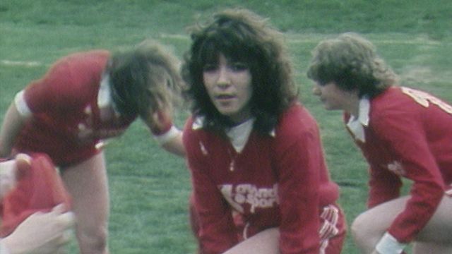 Footballeuses sur le terrain en 1983. [RTS]