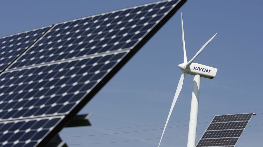 La Suisse est à la traîne dans sa production solaire et éolienne