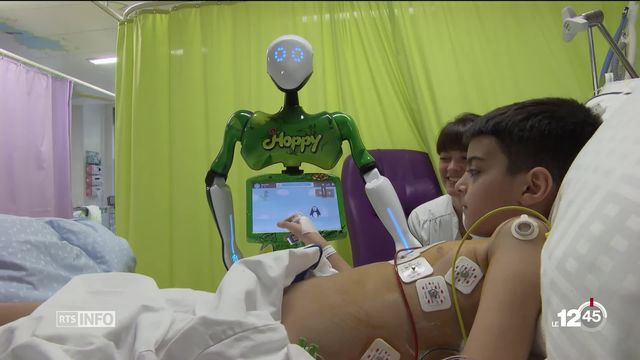 Les Hôpitaux Universitaires de Genève ont acquis deux robots pour divertir les enfants hospitalisés [RTS]