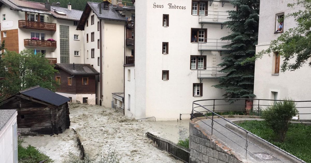 La poche d'eau d'un glacier se rompt et inonde le village de Zermatt
