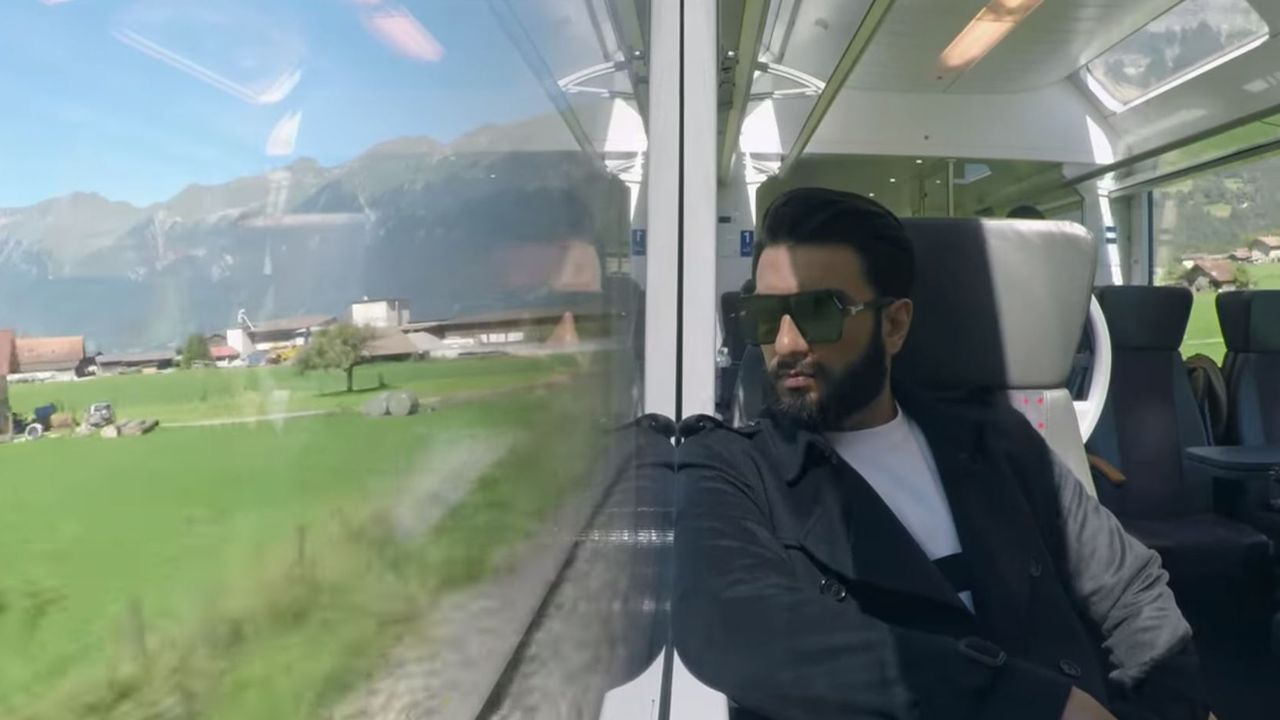 Ranveer Singh dans un train suisse. [capture d'écran - MySwitzerland]