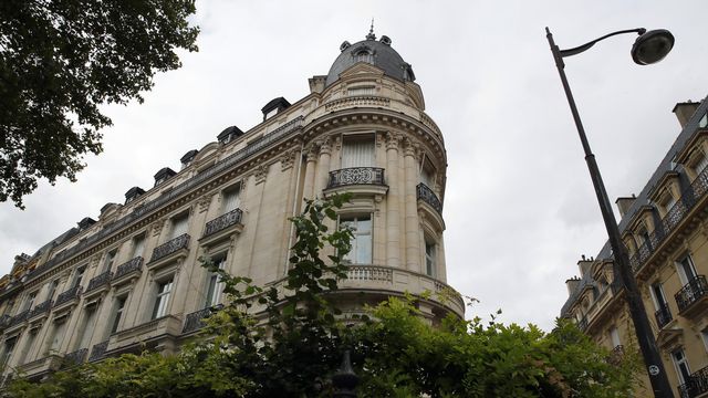 La propriété de Jeffrey Epstein dans le 16e arrondissement de Paris. [Francois Mori - AP Photo/Keystone]