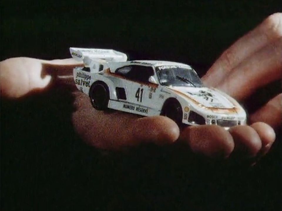 Petite voiture d'un collectionneur, 1989. [RTS]