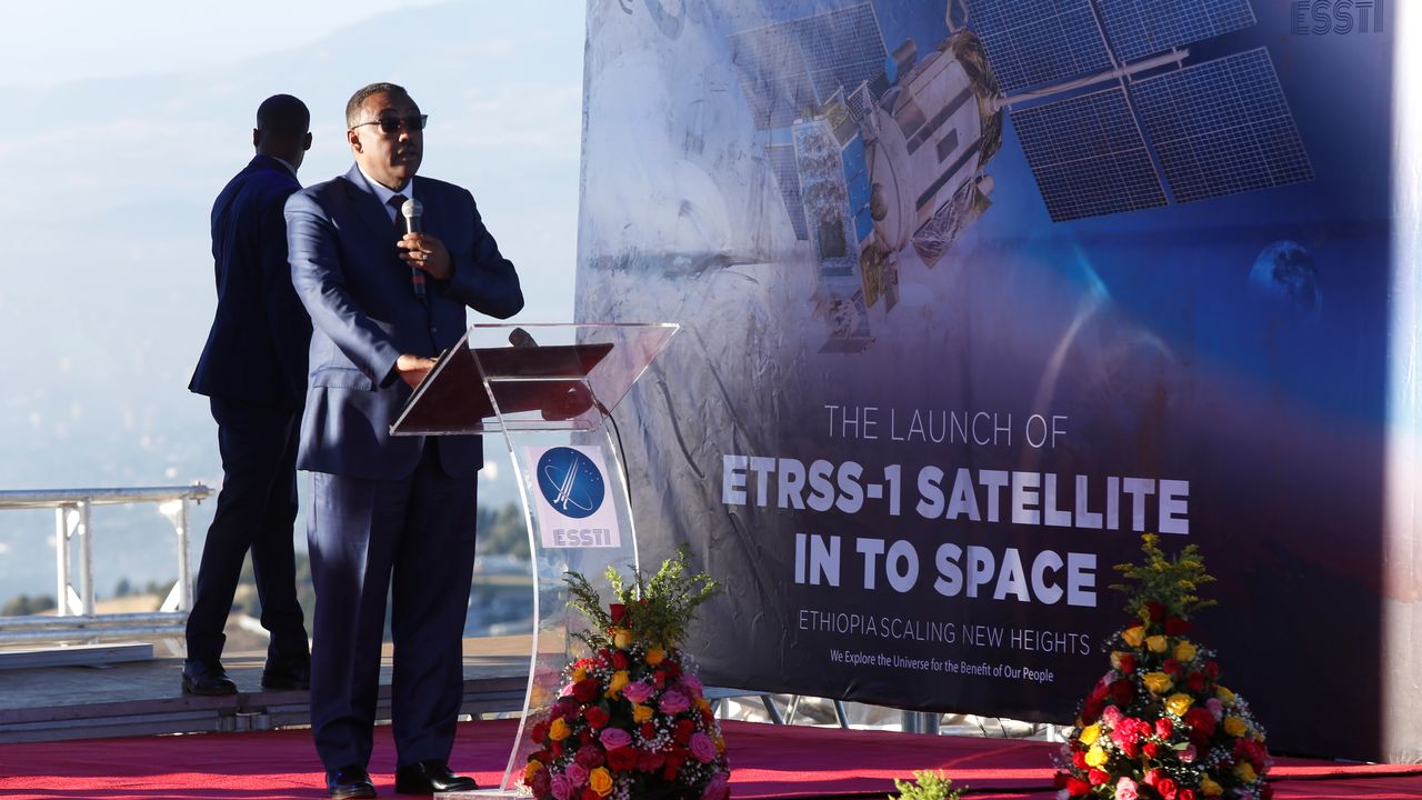 Le Premier ministre éthiopien Demeke Mekonen a salué vendredi le lancement du premier satellite du pays [Minasse Wondimu Hailu - AFP/Anadolu Agency]