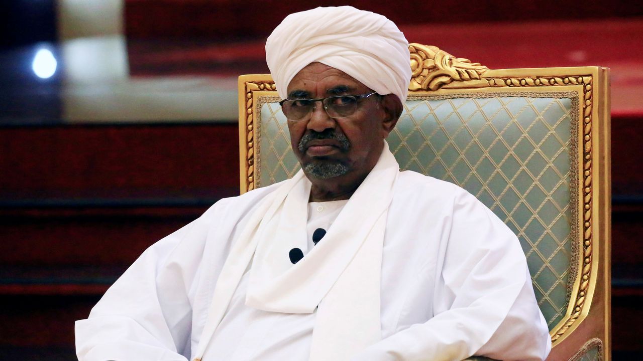 L'ancien président soudanais Omar el-Béchir en avril 2019 à Khartoum. [Mohamed Nureldin Abdallah - Reuters]