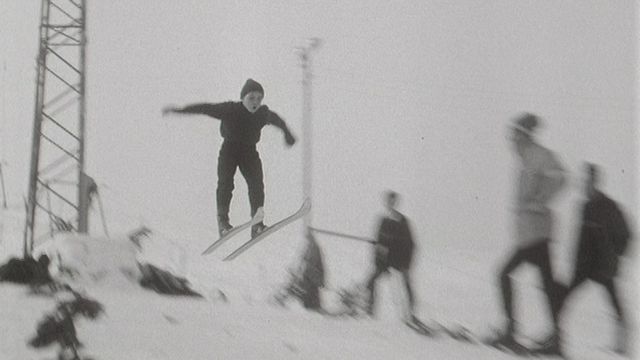 La relève du saut à ski en 1969. [RTS]
