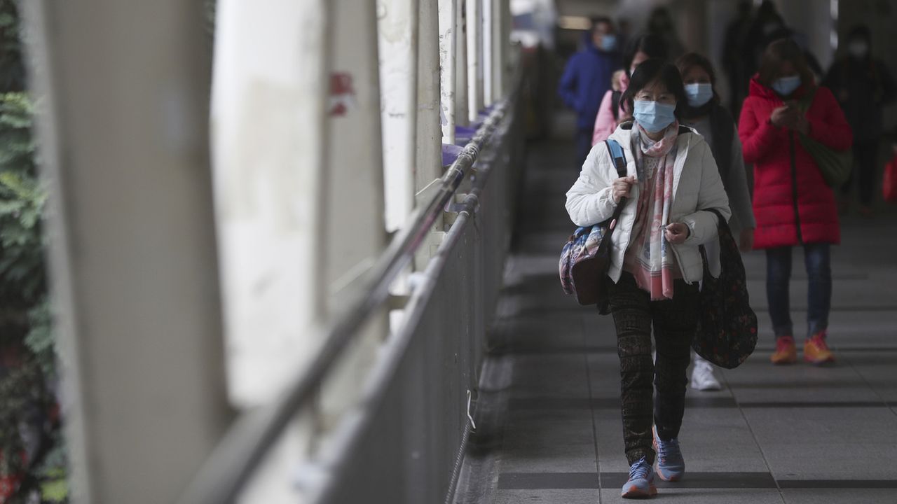 Le coronavirus a fait plus de 100 morts en Chine. [Achmad Ibrahim - Keystone/AP]
