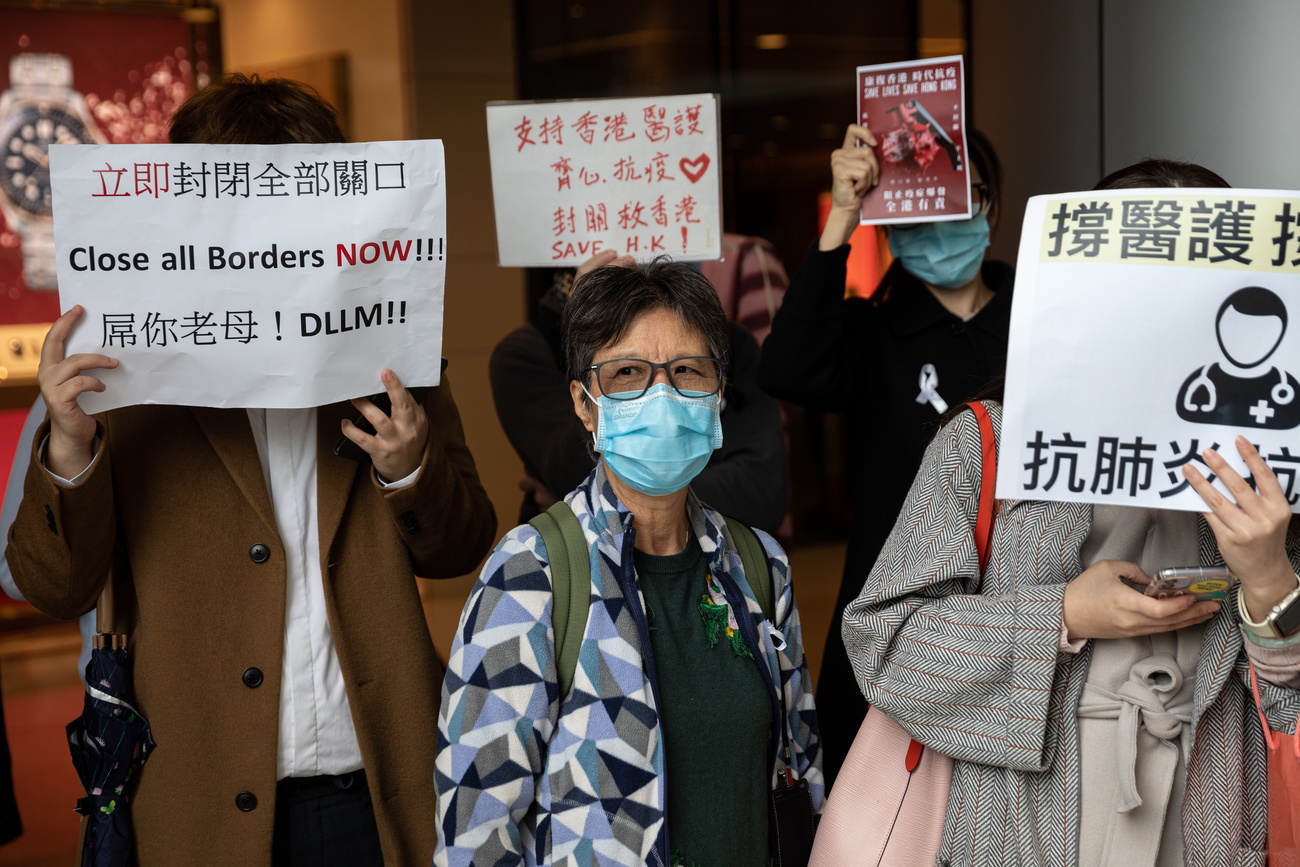 Des milliers de travailleurs hospitaliers et médicaux ont décidé d’une grève à partir du 3 février exigeant la fermeture des frontières de Hong Kong avec la Chine continentale, afin de contenir l’épidémie de coronavirus.