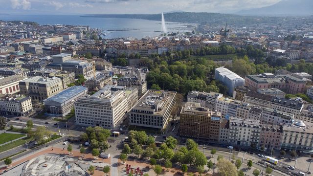 Une vue aérienne de la ville de Genève. [Leandre Duggan - Keystone]