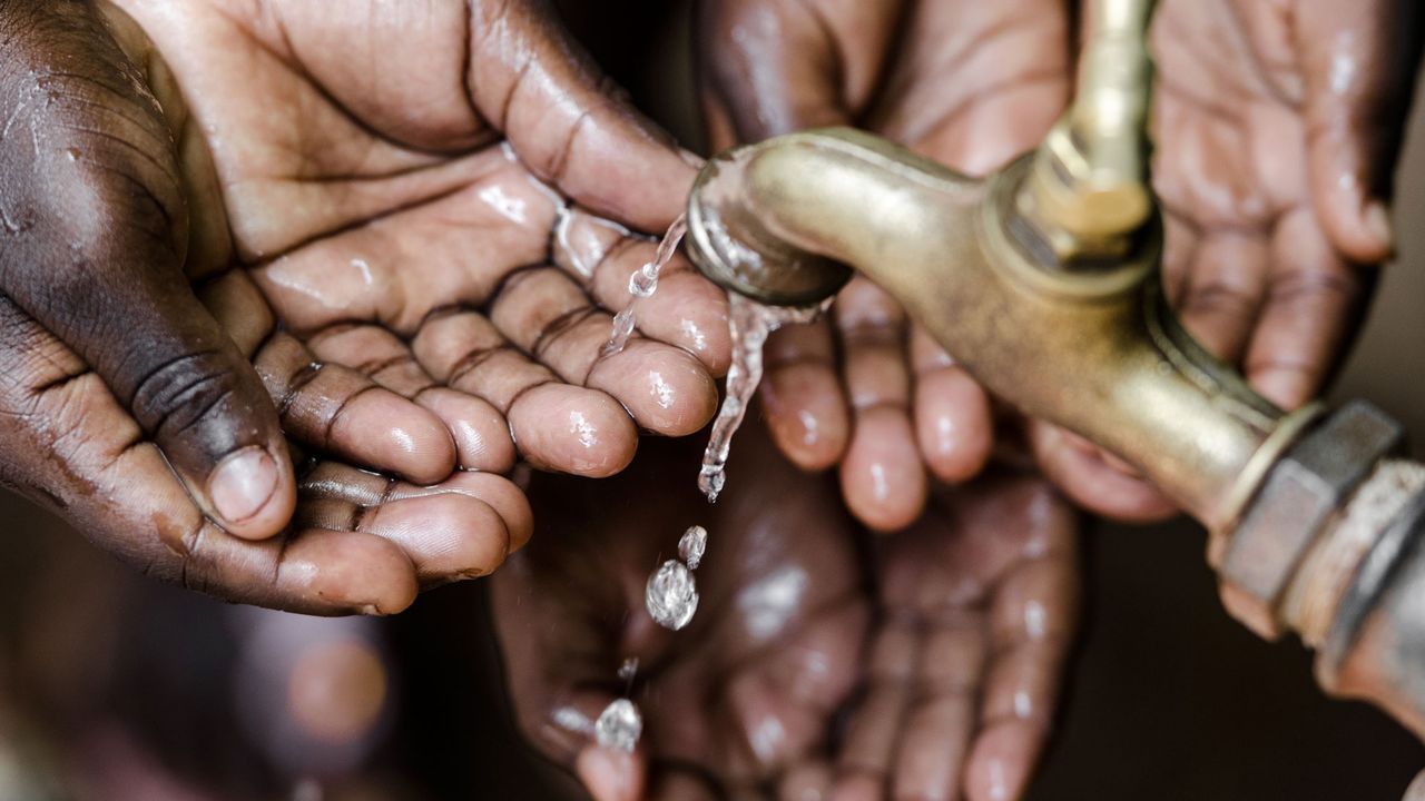 L'accès à l'eau potable est un enjeu mondial. [Riccardo Niels Mayer - Fotolia]