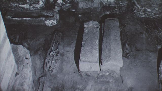 Les fouilles dans l'abbatiale de Payerne [RTS]