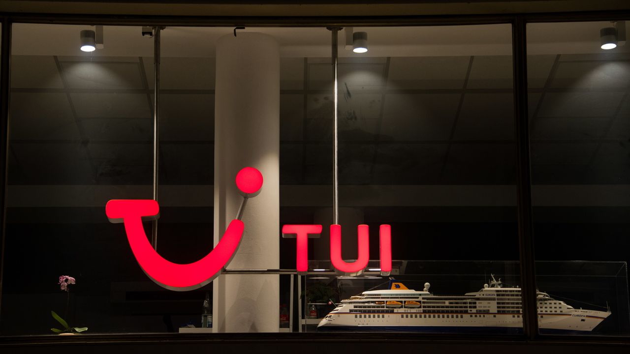 Le premier voyagiste mondial TUI va supprimer 8000 postes dans le monde. [Christian Bruna - Keystone/epa]