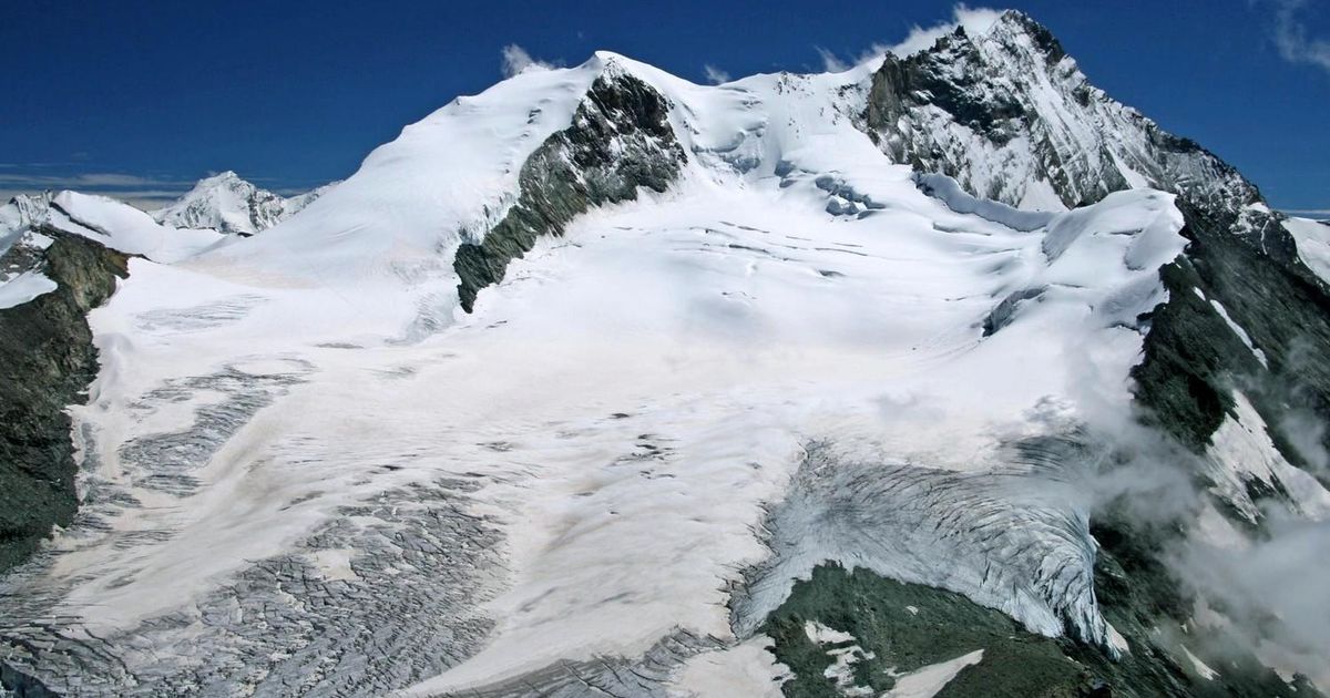 Le glacier de Tourtemagne coupé en deux après un effondrement spectaculaire
