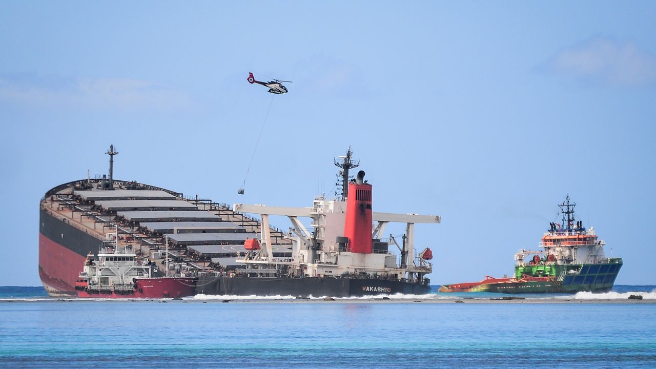 Le pétrolier japonais MV Wakashio a pu être vidé du reste de son contenu avant qu'il ne provoque une seconde marée noire. [Sumeet Mudhoo - AFP]