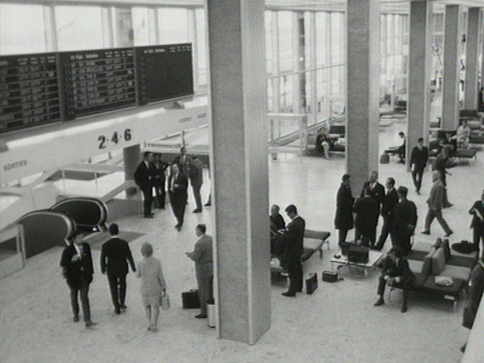 La nouvelle aérogare de l'aéroport de Cointrin en 1968. [RTS]