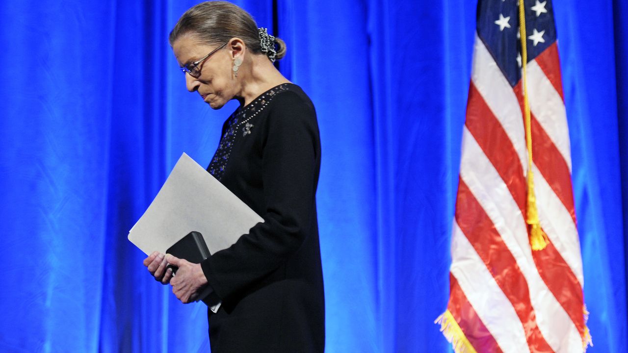 La défunte juge à la Cour suprême américaine Ruth Bader Ginsburg photographiée en 2011 à Washington. [AP Photo/Cliff Owen - Keystone]