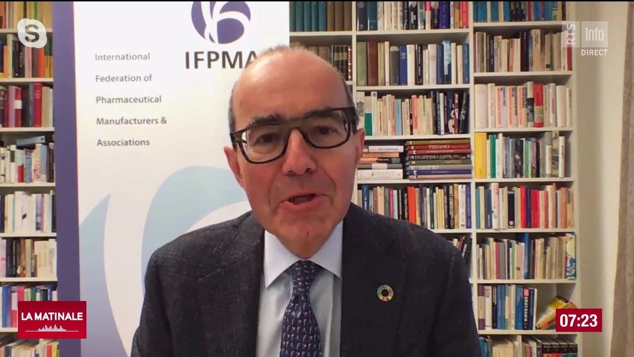 Thomas Cueni, directeur de la Fédération internationale de l’industrie du médicament nous parle du vaccin contre le Covid (vidéo). [RTS]