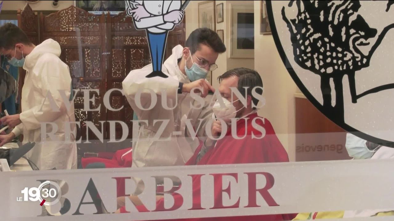 Les coiffeurs rouvrent à Genève. [RTS]
