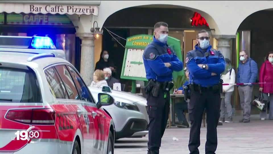 Une jeune femme a attaqué au couteau deux personnes dans un magasin de Lugano. Les autorités n'excluent pas un acte terroriste. [RTS]