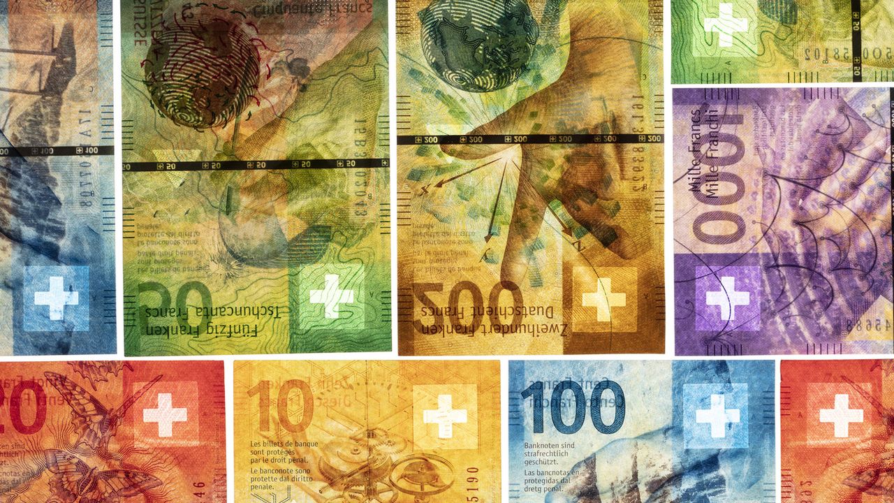 Des billets de banque suisses. [Gaetan Bally - Keystone]
