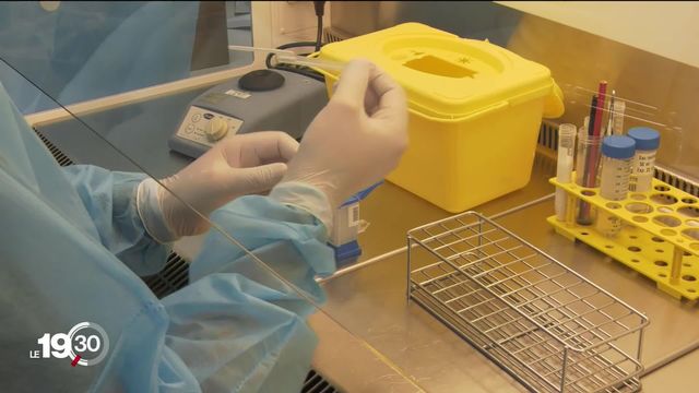 La variante du coronavirus qui met l'Europe en alerte depuis plusieurs jours a été identifiée en Suisse pour la première fois. [RTS]