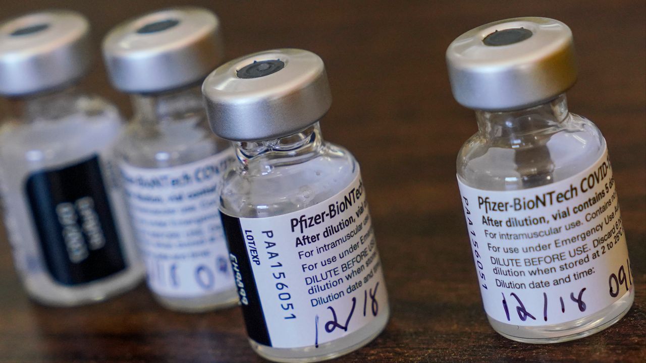 Vaccins de Pfizer-BioNTech. [Martha Asencio Rhine - Tampa Bay Times via AP/Keystone]