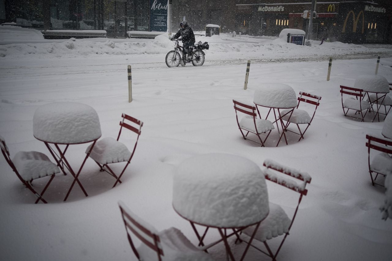 The snow cover has already exceeded 40 cm in New York [Wong Maye-E - Keystone/AP]