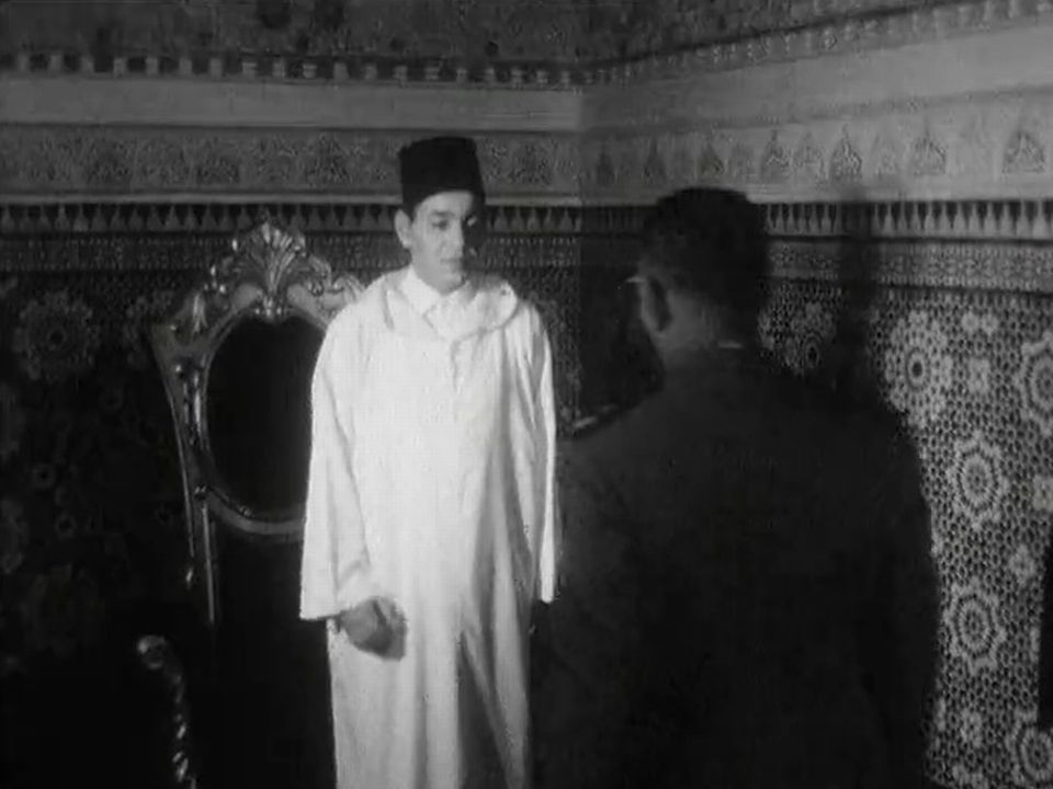 Première sortie officielle pour le jeune roi Hassan II du Maroc.