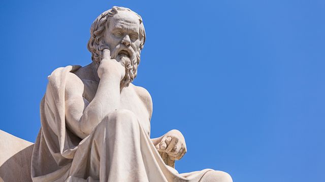 Statue de Socrate à l'Académie d'Athènes en Grèce. [Anastasios71 - Depositphotos]