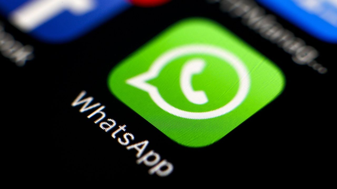 WhatsApp repousse le changement de ses conditions d'utilisation après les craintes des utilisateurs. [Ritchie B. Tongo - Keystone]