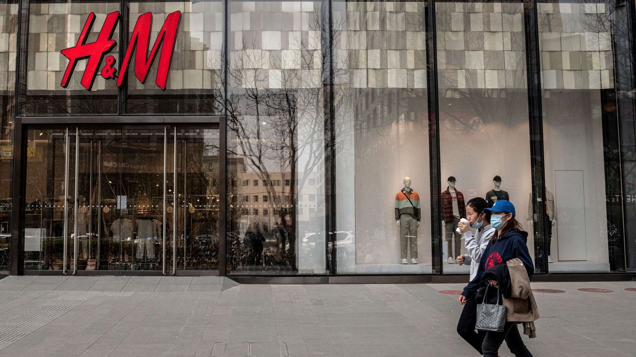 Le magasin H&M de Pékin. [Nicolas Asfouri - Keystone]