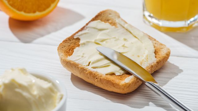 Les acides gras trans (AGT) sont souvent présents dans le beurre. [VadimVasenin - Depositphotos]