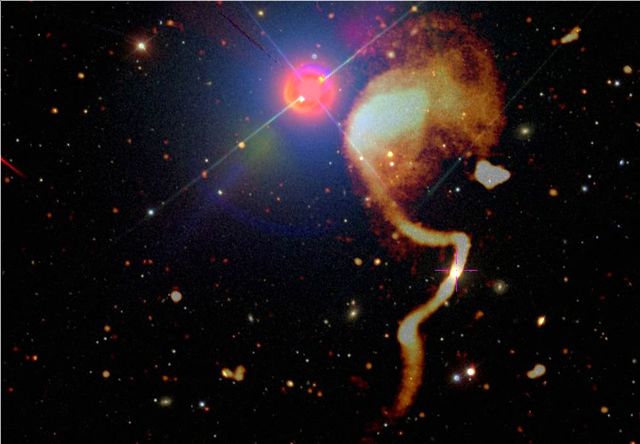 Μια εικόνα του γαλαξία ElaisN1 είναι υπερβολική στην οπτική εικόνα του ουρανού. [Observatoire de Paris -PSL - AFP]