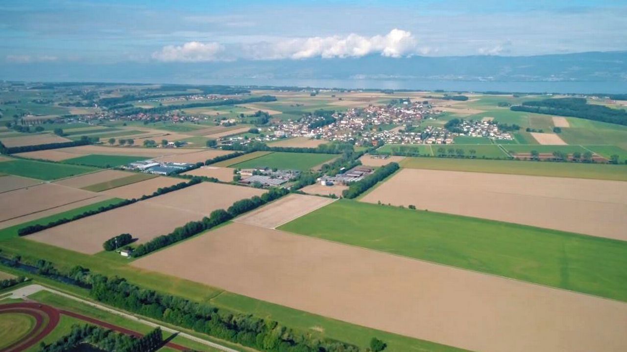 Le campus sera implanté sur le site de près de 27'700 m2 situé à Saint-Aubin dans la Broye que l'Etat de Fribourg a acquis en 2017. [Etat de Fribourg]