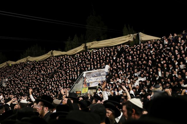 Plusieurs dizaines de milliers de personnes participaient à cet événement religieux au Mont Meron, dans le nord d'Israël. [Reuters]