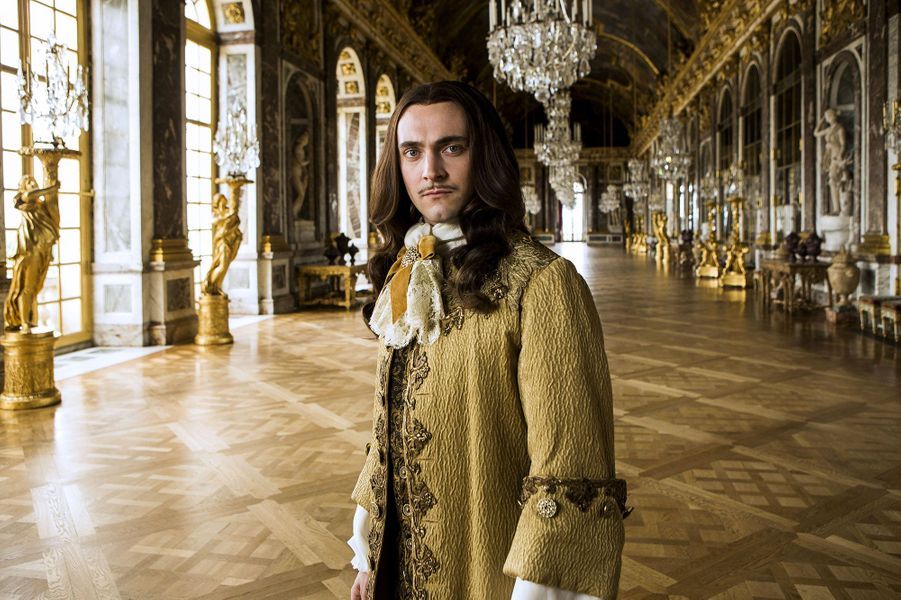 Versailles", la série qui raconte l'ascension du Roi Soleil - rts.ch -  Séries