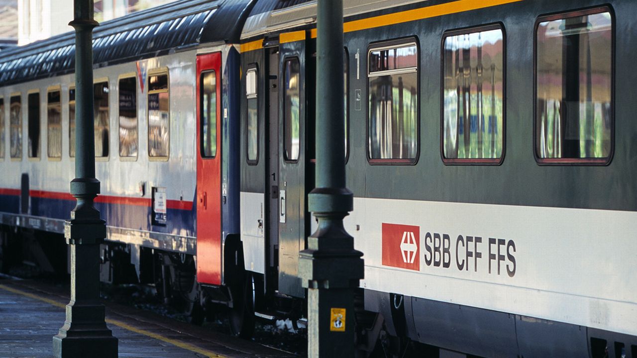Un train en provenance de Suisse en gare de Domodossola (image d'illustration). [Martin Rütschi - Keystone]