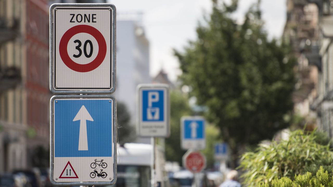La ville de Zurich va généraliser les zones 30km/h pour réduire les nuisances sonores et fluidifier le trafic. [Ennio Leanza - Keystone]