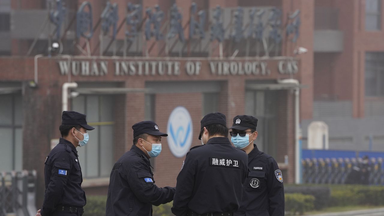 La Chine se défend de toute responsabilité d'un de ses laboratoires pour la propagation du virus du Covid-19 et critique à son tour un manque de transparence des Etats-Unis. [Ng Han Guan - Keystone]