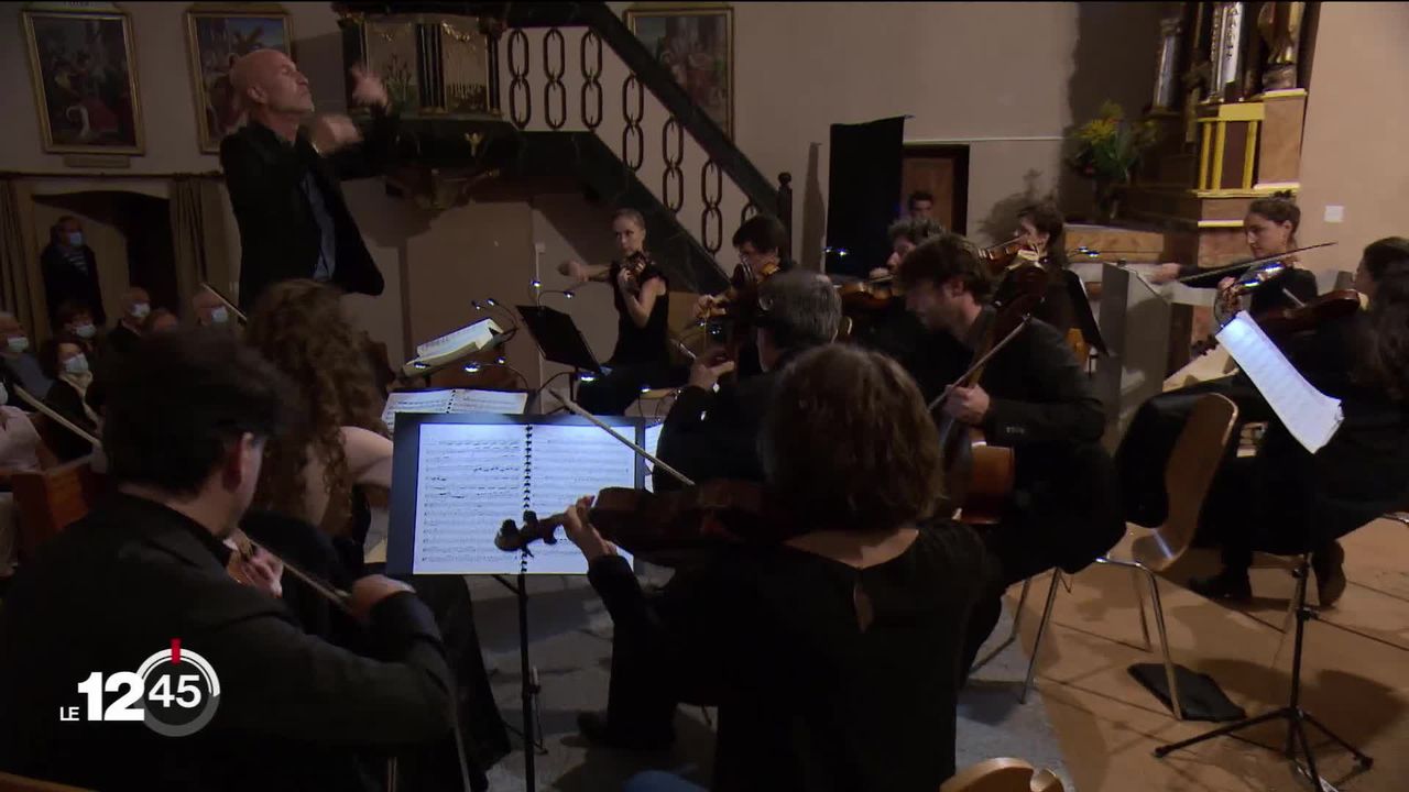 Les festivals de musique classique fleurissent dans les villages de montagne en Valais. [RTS]