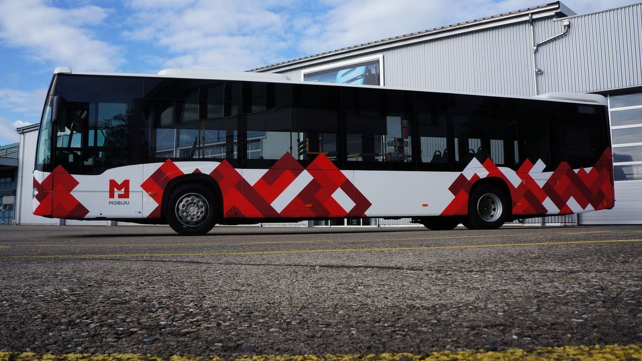 Mobiju, la nouvelle marque des transports publics dans le Jura. [Gaël Klein - RTS]