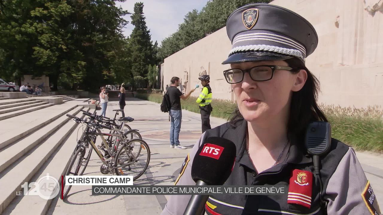 À Genève, la police municipale compte désormais une brigade spéciale qui ne se déplace qu'à vélo [RTS]