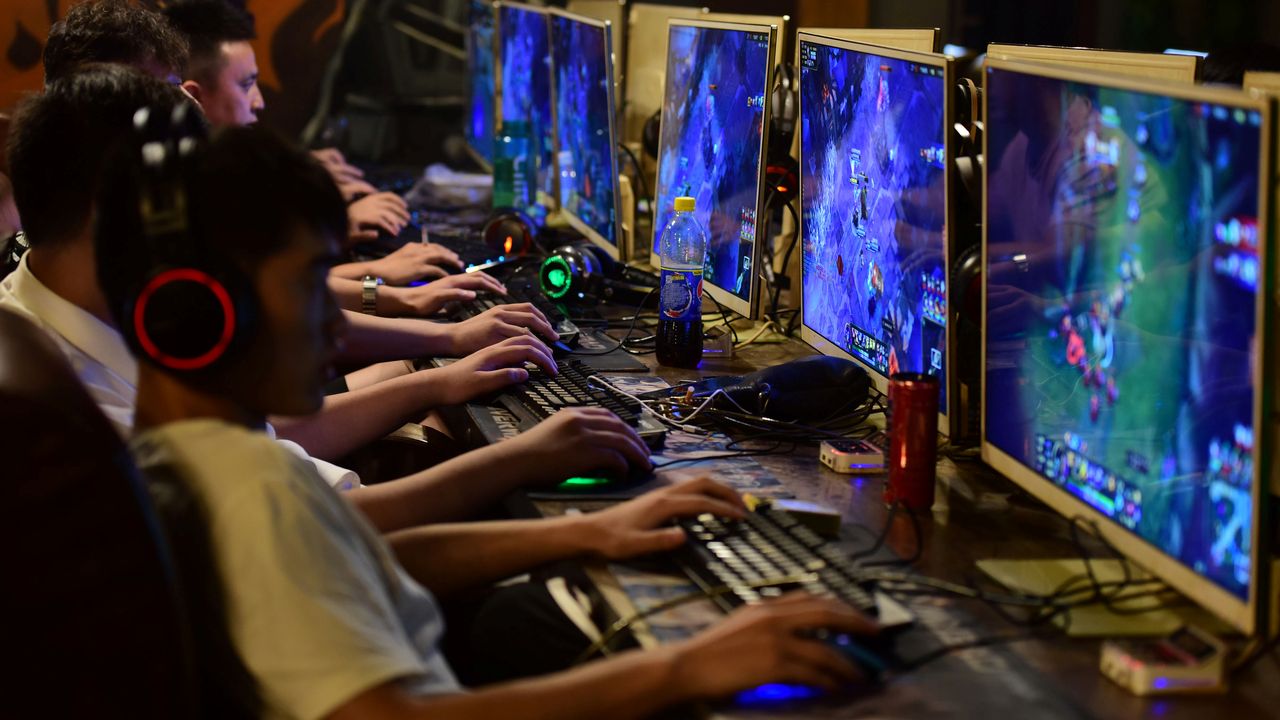 En Chine, les jeux vidéos en ligne seront limités à 3h par semaine pour les mineurs. [Stringer - Reuters]