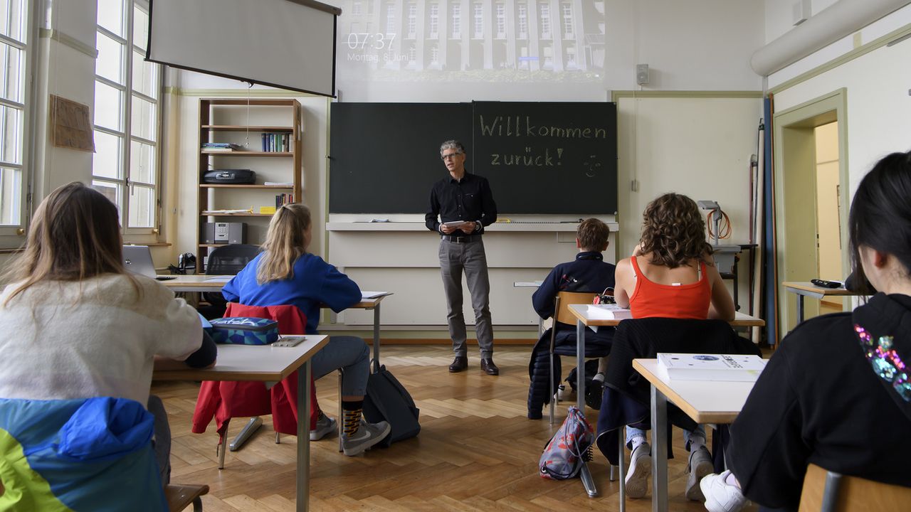 Les professeurs du canton de Berne pourront choisir leur méthode d'enseignement du français. (image d'illustration) [Anthony Anex - Keystone]