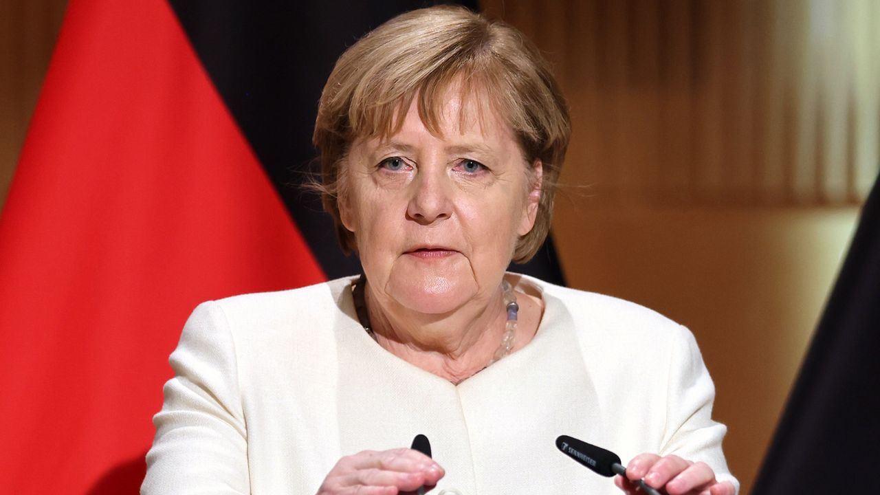 Angela Merkel a appelé dimanche les partis politiques allemands à surmonter leurs divisions. [Jan Woitas - Keystone/dpa]