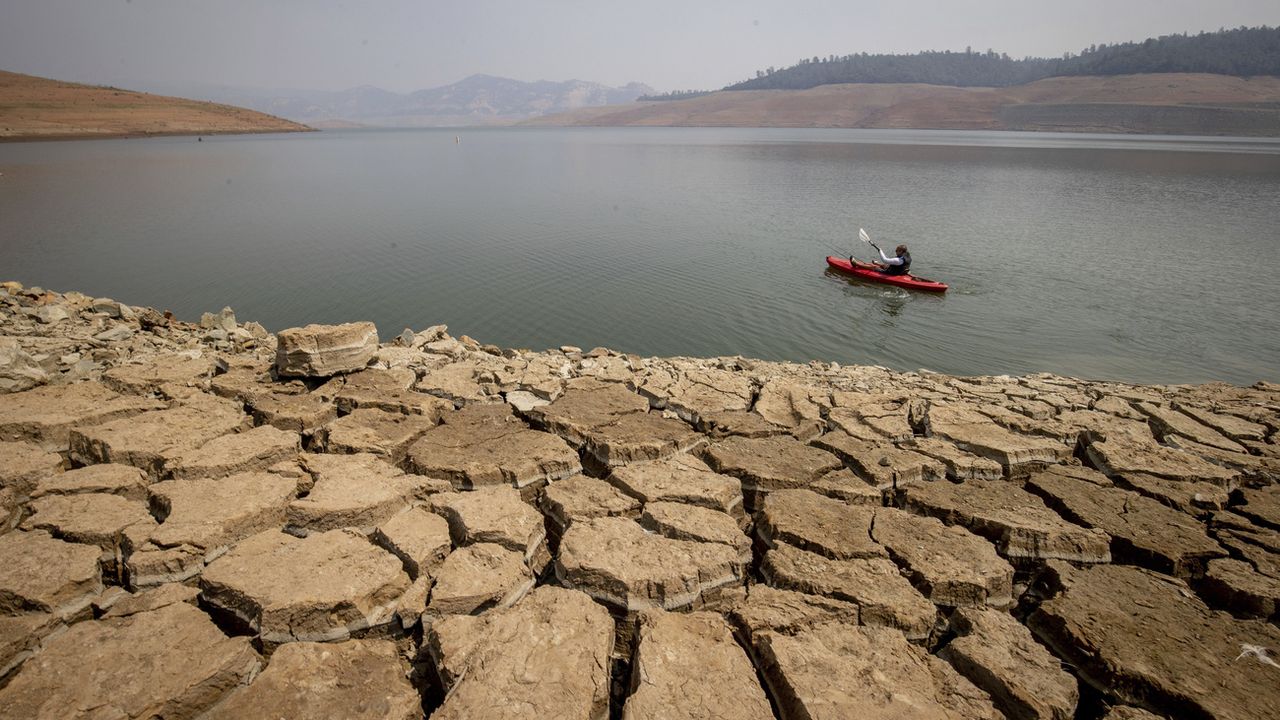 Le lac Oroville est anormalement bas à cause d'une sécheresse qui perdure. Californie, le 22 août 2021. [Ethan Swope, File - Keystone/AP photo]