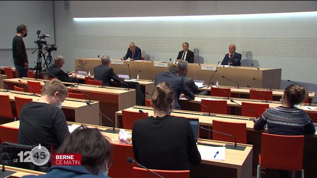 Centres d'asile: le Secrétariat d'État aux migrations présentait à Berne ses conclusions après les cas de violence présumées [RTS]