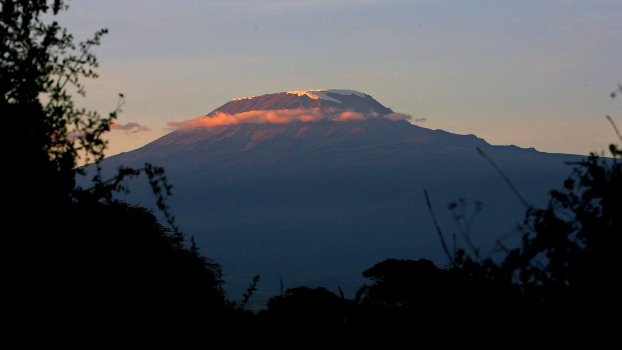 Le Kilimandjaro en Tanzanie photographié en 2006. [Stephen Morrison - Keystone/EPA]