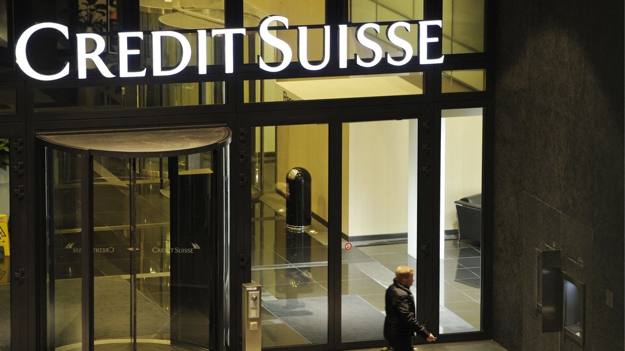 Credit Suisse visé par la Finma dans l'affaire des filatures. [Steffen Schmidt - Keystone]