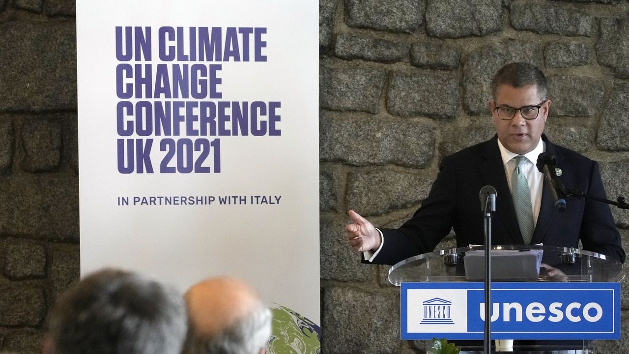 Le président de la COP26, Alok Sharma lors de la conférence de presse le 12 octobre 2021 à Paris. [Christophe Ena - Keystone]